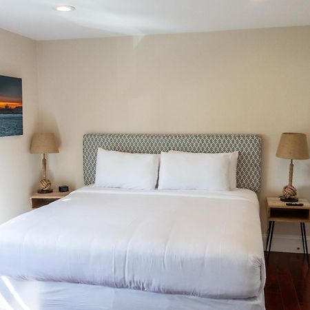 The East Island Reserve Hotel Middletown Eksteriør bilde
